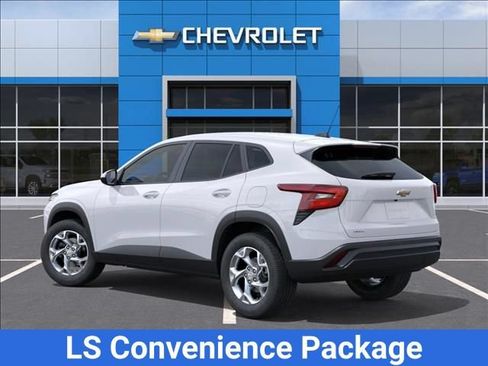 New 2026 Chevrolet Trax LS w/ LS Convenience Package FWD image 3