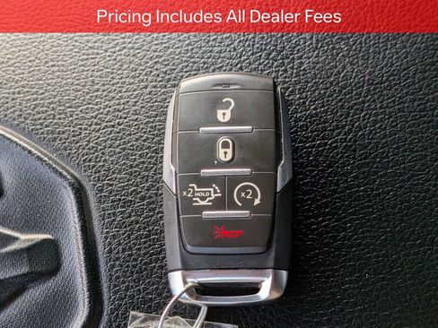 Used 2025 RAM 1500 Laramie AWD/4WD image 31