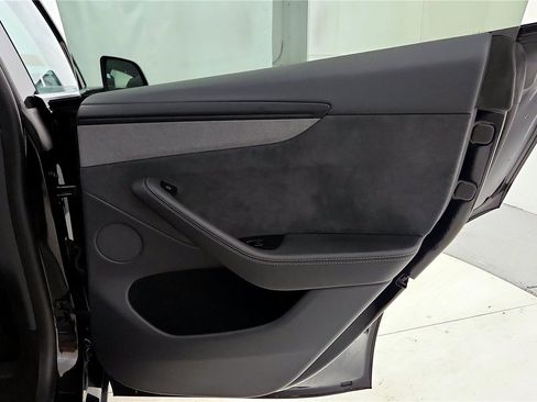 Used 2026 Tesla Model Y Long Range image 19
