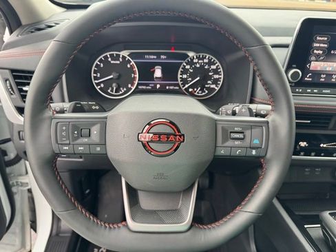 Used 2025 Nissan Rogue SV AWD/4WD image 14