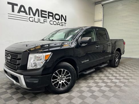 Used 2024 Nissan Titan SV RWD image 2