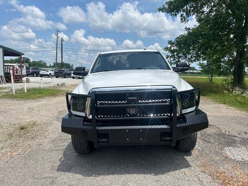 Used 2018 RAM 3500 Tradesman w/ Chrome Appearance Group AWD/4WD image 2
