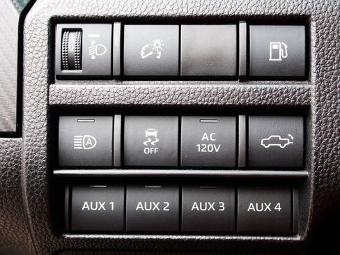 Used 2025 Toyota Tacoma TRD Pro AWD/4WD image 42