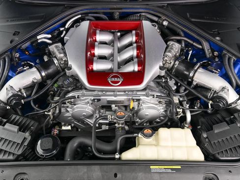 Used 2024 Nissan GT-R w/ Floor Mat Package AWD/4WD image 24