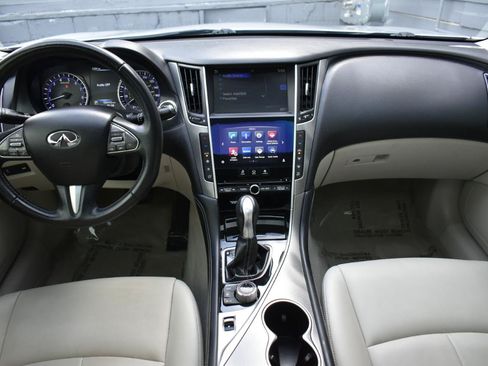 Used 2017 INFINITI Q50 3.0t Premium RWD image 11