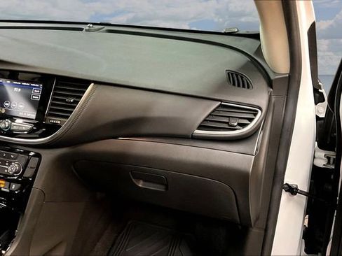 Used 2022 Buick Encore Preferred w/ Safety Package image 26