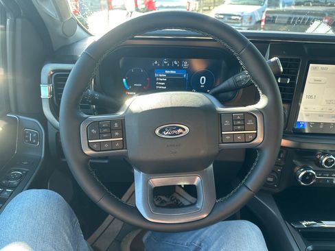 New 2026 Ford F250 Lariat w/ Black Appearance Package image 20