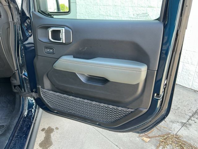 Used 2025 Jeep Gladiator Mojave AWD/4WD image 25