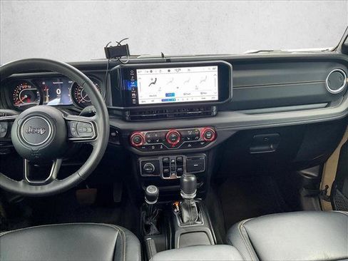 Used 2025 Jeep Gladiator Sport AWD/4WD image 8