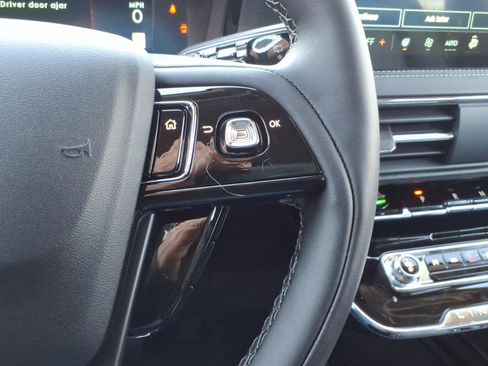 New 2026 Lincoln Corsair Premiere AWD/4WD image 17