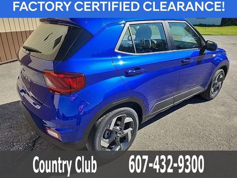 Used 2025 Hyundai Venue SEL image 8