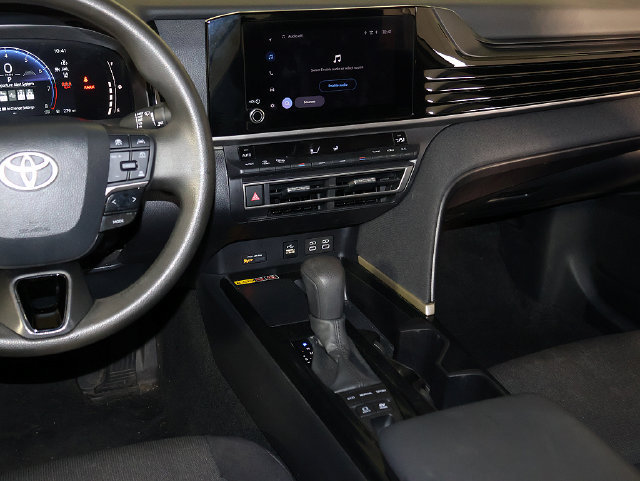 Used 2025 Toyota Camry LE FWD image 15