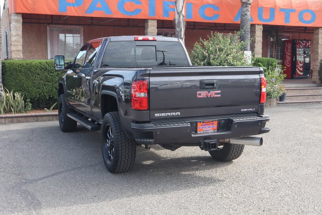 Used 2016 GMC Sierra 2500 Denali w/ Duramax Plus Package AWD/4WD image 6