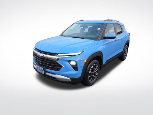 Used 2024 Chevrolet TrailBlazer LT w/ Convenience Package image 2