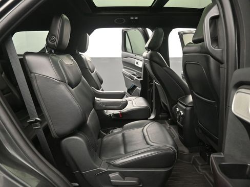 Used 2020 Ford Explorer ST w/ ST Street Pack image 17