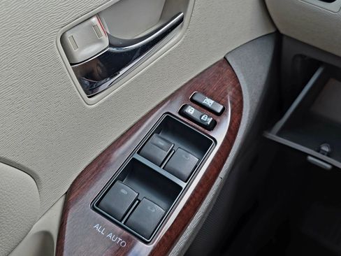 Used 2013 Toyota Sienna XLE image 27