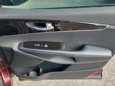 Used 2019 Kia Sorento EX w/ EX Touring Package image 10