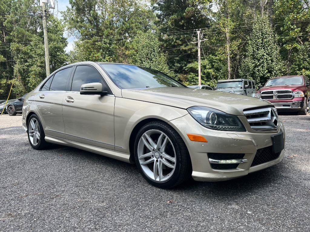 Used 2012 Mercedes-Benz C 300 4MATIC Sedan image 3