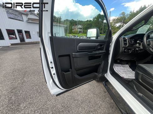 Used 2024 RAM 2500 Tradesman AWD/4WD image 13