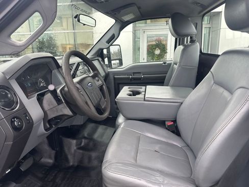 Used 2014 Ford F250 XL w/ Power Equipment Group image 9