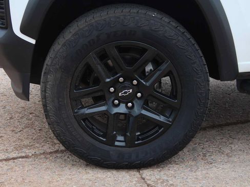 Used 2023 Chevrolet Colorado Trail Boss w/ Technology Package AWD/4WD image 17