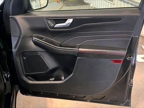 Used 2025 Ford Escape ST-Line image 12