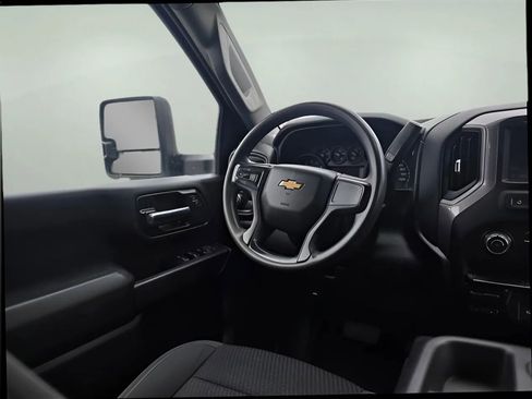 Used 2022 Chevrolet Silverado 2500 Custom w/ Custom Value Package image 14