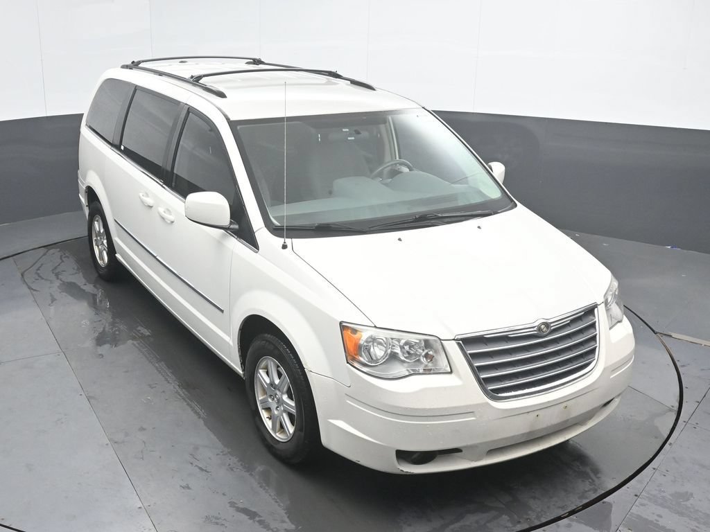Used 2010 Chrysler Town & Country Touring FWD image 30