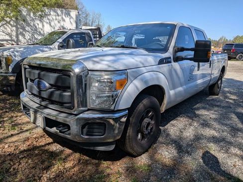 Used 2016 Ford F250 XL w/ Power Equipment Group image 3