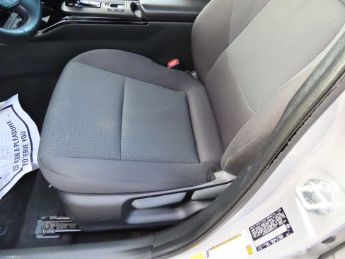 Used 2024 Toyota Prius LE image 34