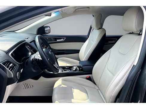 Used 2019 Ford Edge Titanium w/ Cold Weather Package AWD/4WD image 26