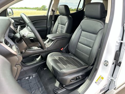 Used 2023 GMC Acadia Denali image 11