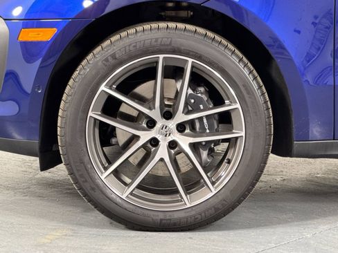 Certified 2026 Porsche Macan AWD/4WD image 32