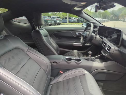 Used 2025 Ford Mustang GT Premium RWD image 23
