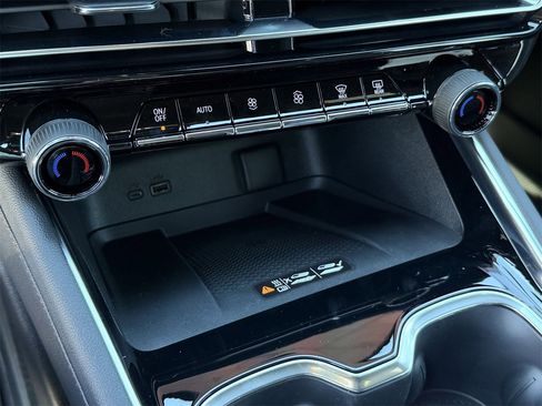 New 2026 Chevrolet Traverse Z71 image 17