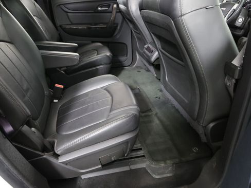 Used 2015 GMC Acadia SLT image 23