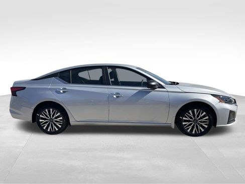 New 2026 Nissan Altima 2.5 SV FWD image 8