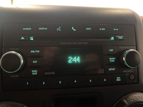 Used 2018 Jeep Wrangler Unlimited Sport w/ Connectivity Group image 21