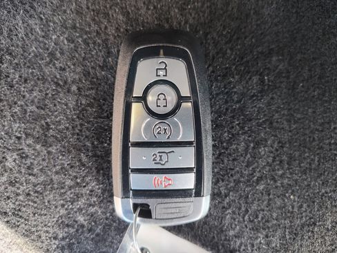 Used 2023 Ford Explorer King Ranch w/ Technology Package RWD image 34