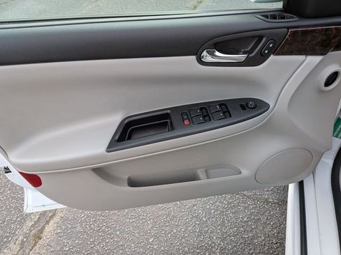 Used 2016 Chevrolet Impala Limited LS FWD image 12