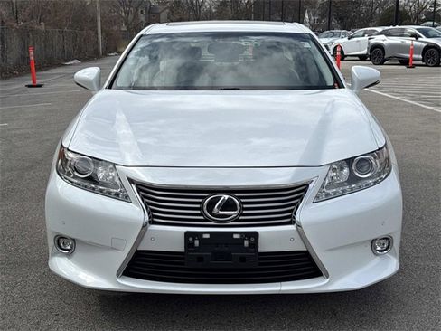 Used 2014 Lexus ES 350 w/ Luxury Package image 2