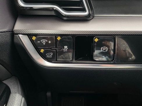 New 2025 Kia Sportage SX FWD image 17