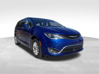 Used 2019 Chrysler Pacifica Touring Plus video 3