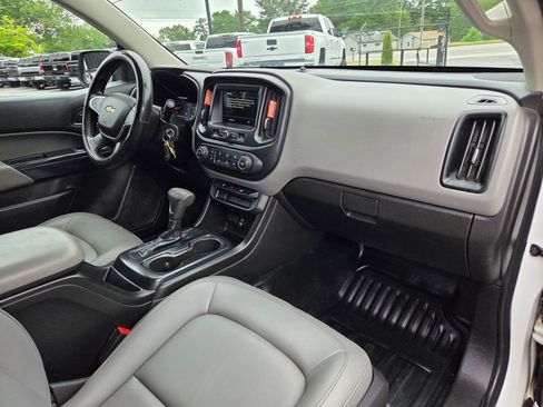 Used 2019 Chevrolet Colorado W/T w/ WT Convenience Package RWD image 13