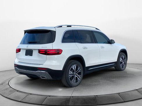 Used 2025 Mercedes-Benz GLB 250 4MATIC image 7