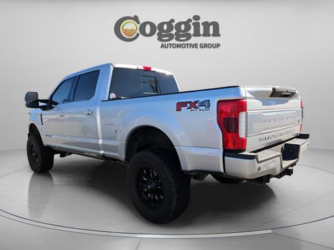 Used 2019 Ford F250 Platinum w/ Platinum Ultimate Package image 4