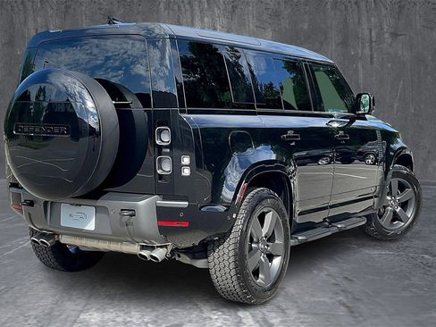 Used 2025 Land Rover Defender 110 V8 image 6