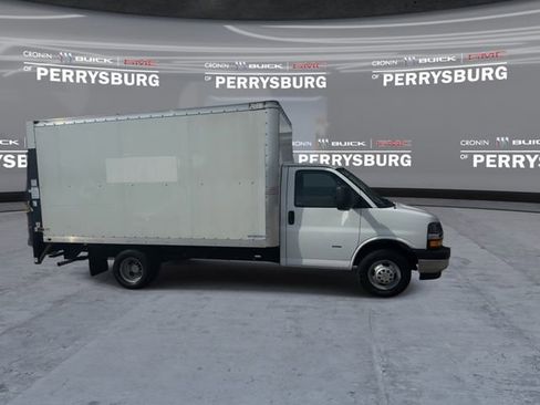 Used 2022 Chevrolet Express 3500 w/ Power Convenience Package RWD image 9