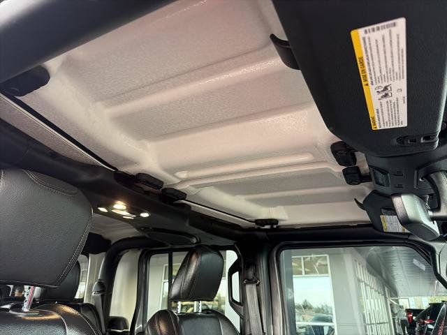 Used 2022 Jeep Gladiator Rubicon w/ LED Lighting Group AWD/4WD image 13