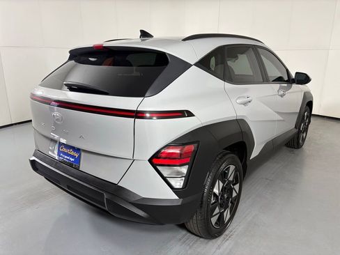 Used 2025 Hyundai Kona SEL FWD image 7